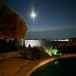 Vue Exceptionnelle Golfe De Saint -tropez Piscine 6ch 6 Sdb 12 Personnes