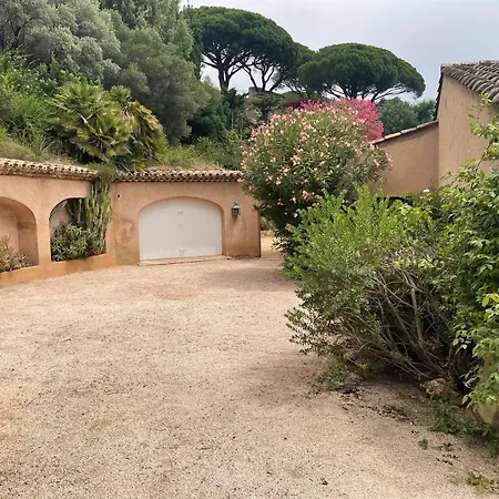 Vila Vue Exceptionnelle Golfe De Saint -tropez Piscine 6ch 6 Sdb 12 Personnes