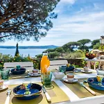 Vue Exceptionnelle Golfe De Saint -tropez Piscine 6ch 6 Sdb 12 Personnes