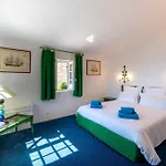Vue Exceptionnelle Golfe De Saint -tropez Piscine 6ch 6 Sdb 12 Personnes Villa