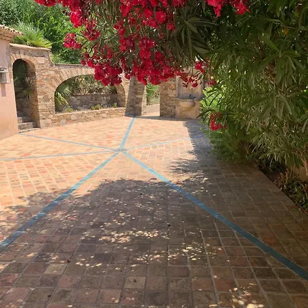 Vue Exceptionnelle Golfe De Saint -tropez Piscine 6ch 6 Sdb 12 Personnes Villa Sainte-Maxime