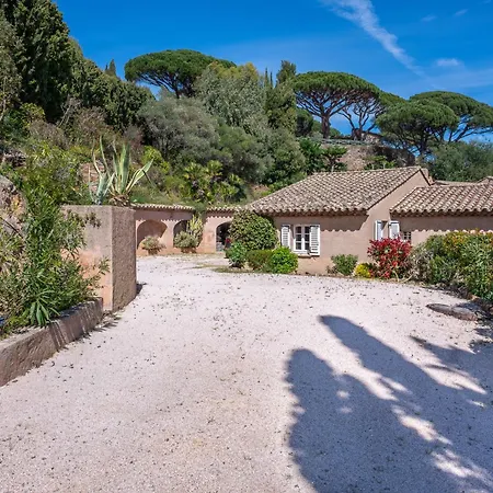 Villa Vue Exceptionnelle Golfe De Saint -tropez Piscine 6ch 6 Sdb 12 Personnes