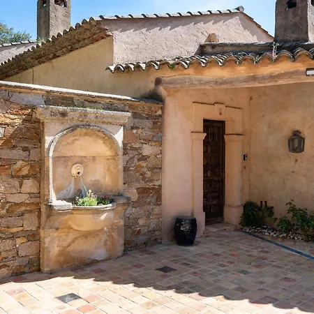 Villa Vue Exceptionnelle Golfe De Saint -tropez Piscine 6ch 6 Sdb 12 Personnes *