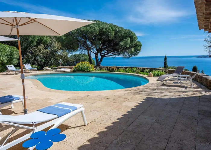 Villa Vue Exceptionnelle Golfe De Saint -tropez Piscine 6ch 6 Sdb 12 Personnes *